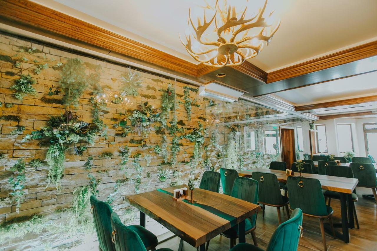 Lostrita - Pastravarie, Hotel & Spa Baia Mare Buitenkant foto