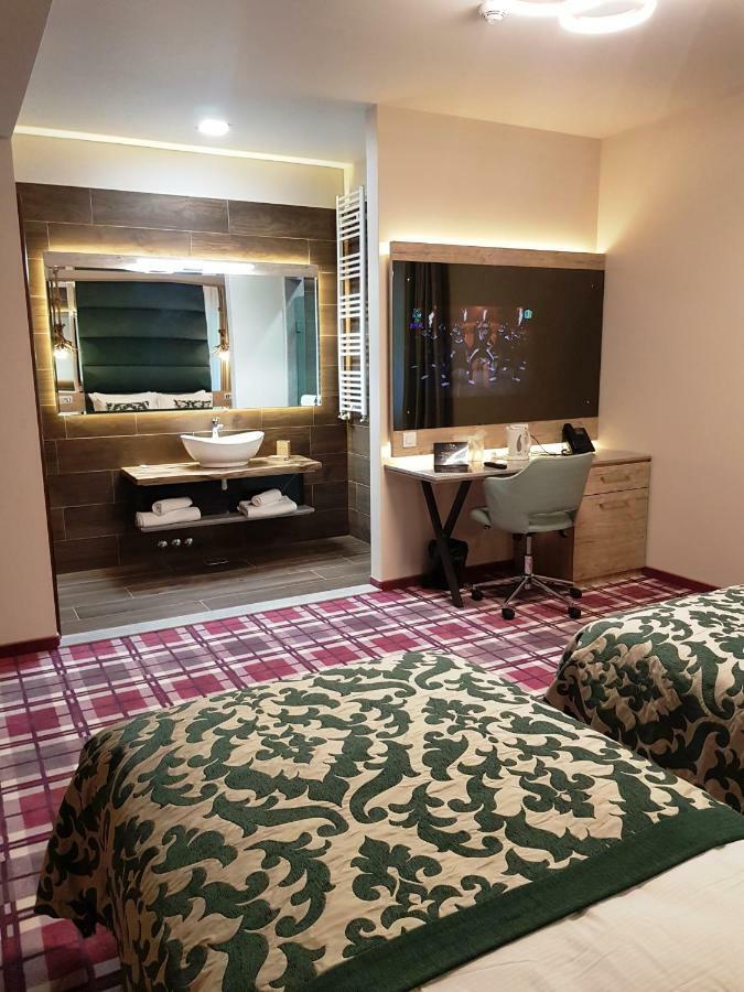 Lostrita - Pastravarie, Hotel & Spa Baia Mare Buitenkant foto