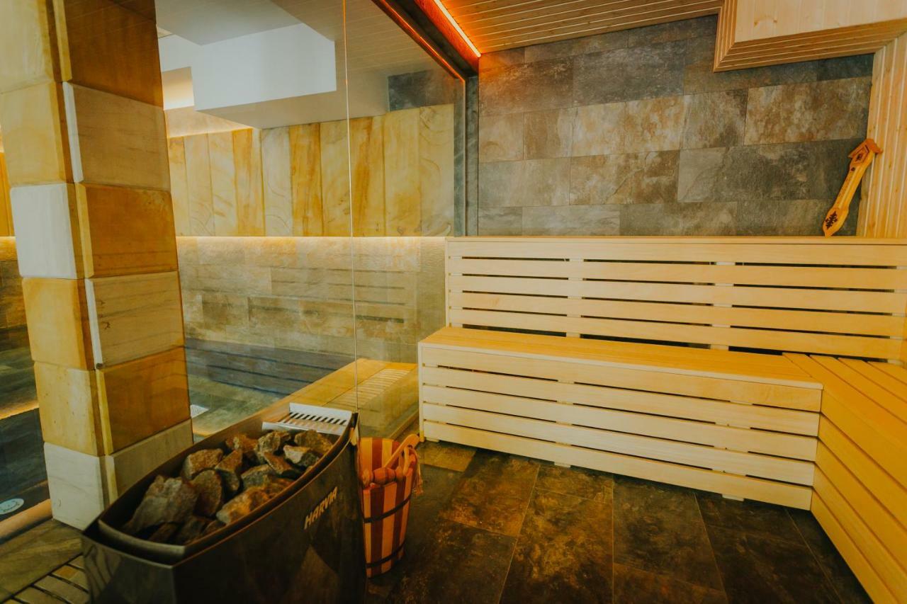 Lostrita - Pastravarie, Hotel & Spa Baia Mare Buitenkant foto